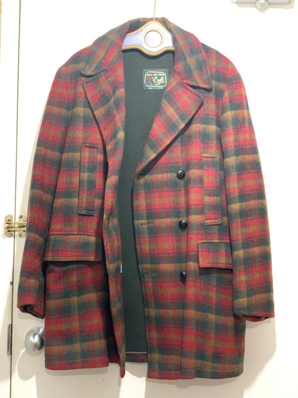 VINTAGE MAPLE LEAF TARTAN BY CRAFT OF CANADA MADE IN CANADA WOOL PLAID COATS